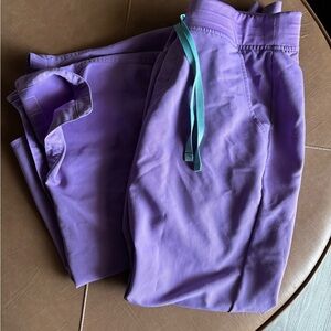 Figs Lilac Dawn scrub set